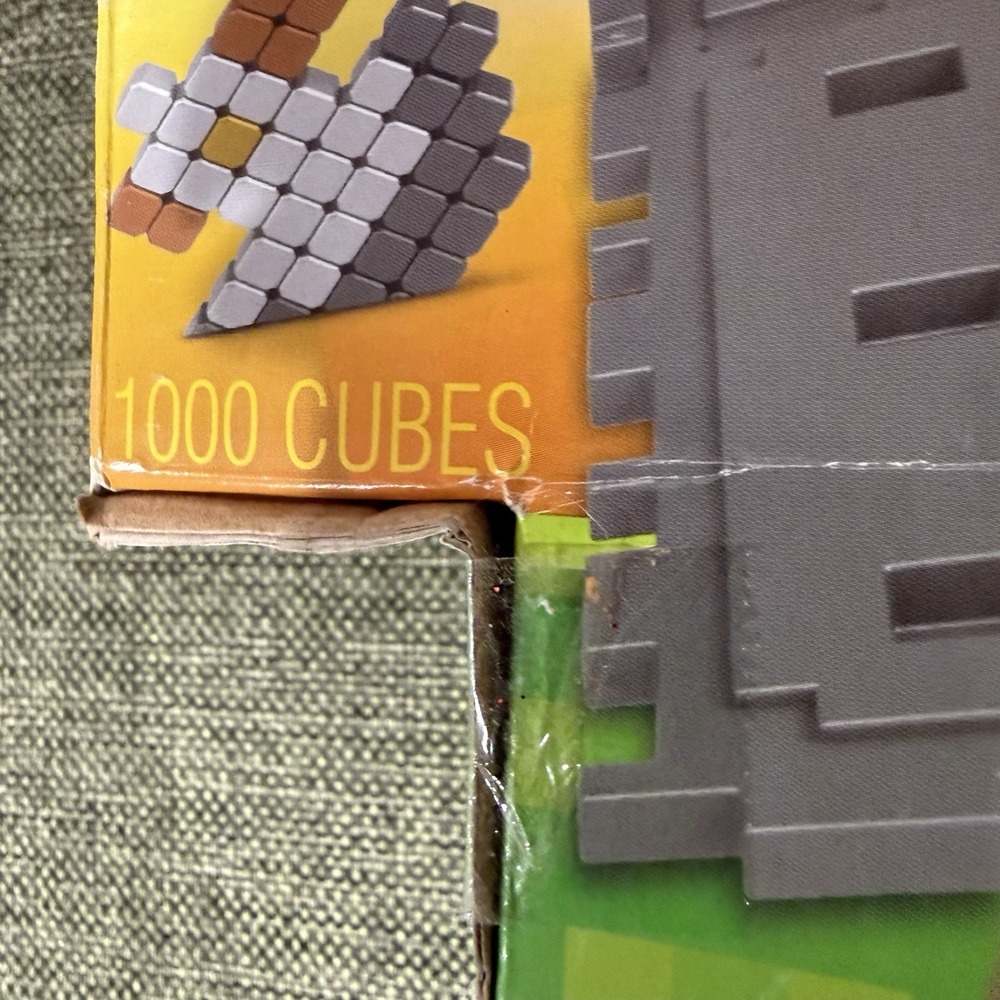Qixels S3 Kingdom Castle Attack Playset Boxed Toy 1000 Cubes Ages 4+ and Up NEW - Picture 9 of 9